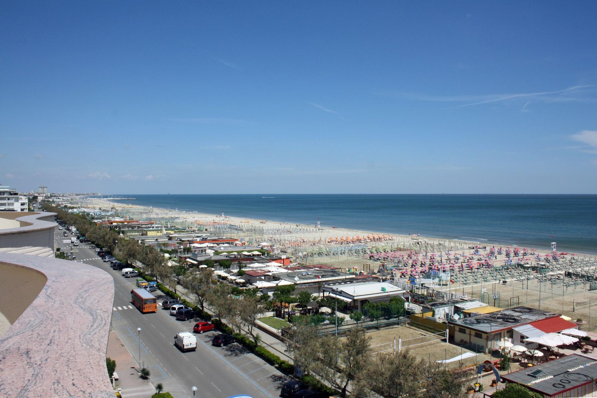 Universal Hotel Cervia Exterior foto