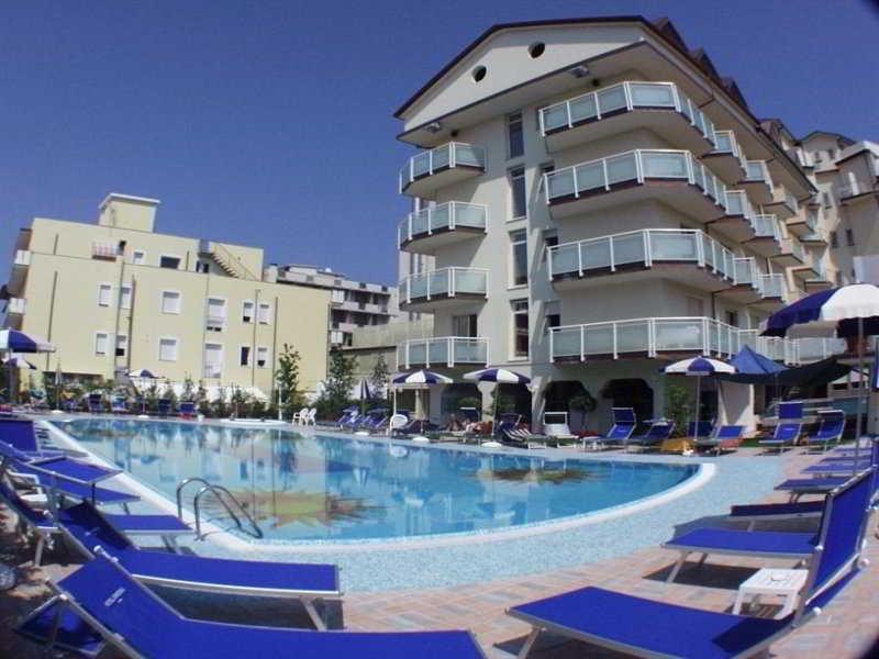 Universal Hotel Cervia Exterior foto