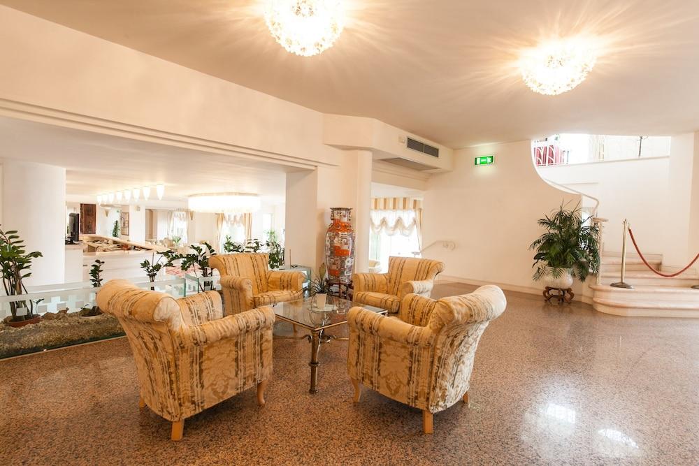 Universal Hotel Cervia Exterior foto