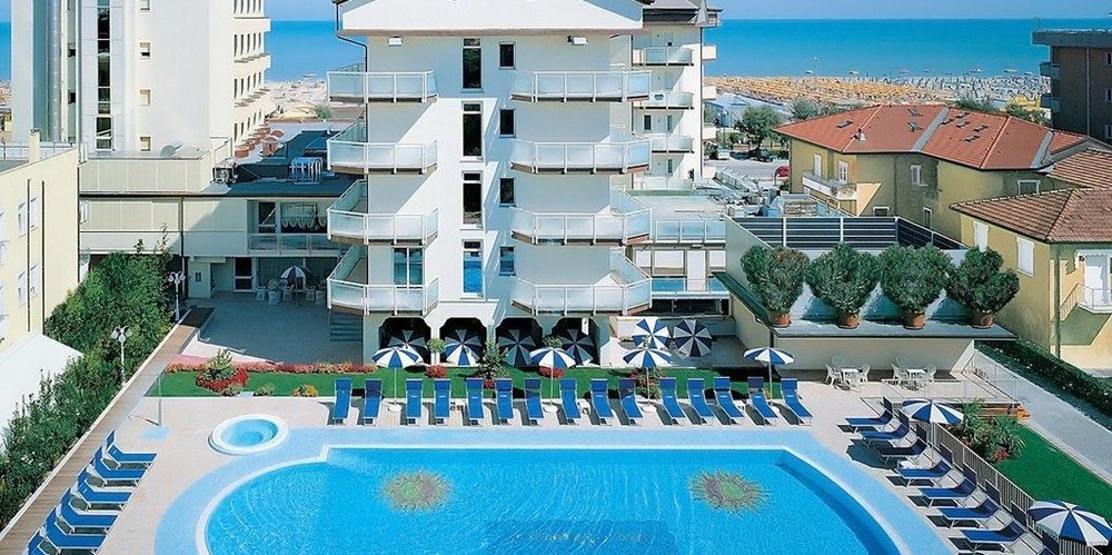 Universal Hotel Cervia Exterior foto